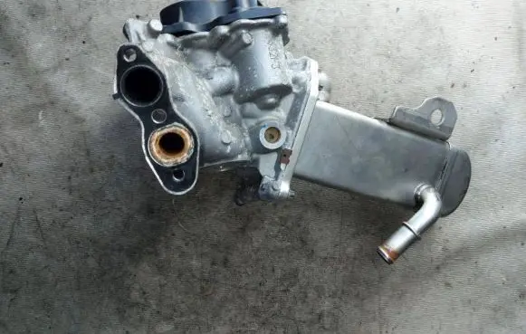 Ford S-MAX EGR valve cooler 30725888 V29031639A