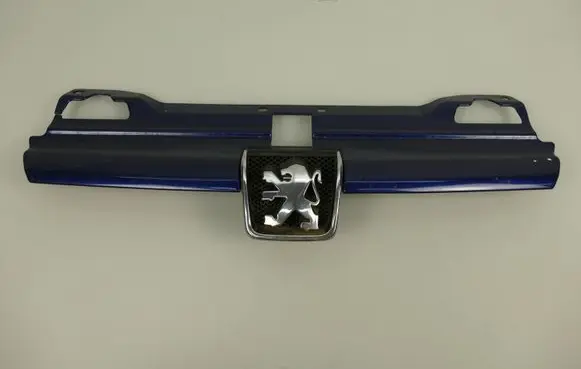Peugeot 406 Front bumper upper radiator grill 9616258477