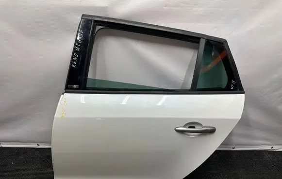 Renault Megane III Rear door