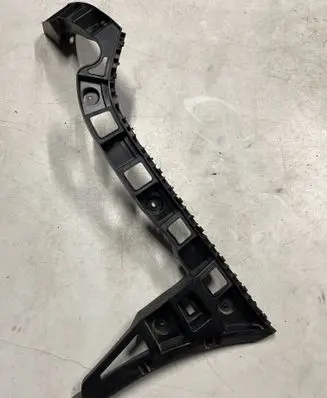 Volkswagen PASSAT B7 Rear bumper mounting bracket 561807394C