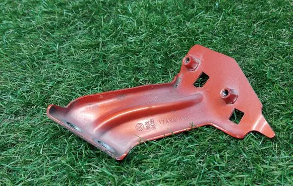 Volkswagen Jetta USA Fender mounting bracket 17A821137