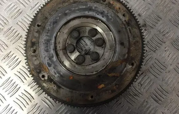 Volkswagen Golf V Flywheel r030105271d