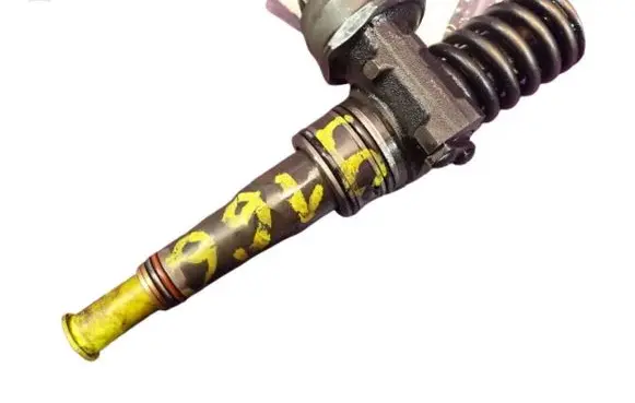 Skoda Fabia Mk2 (5J) Fuel injector 038130073AG