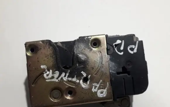 Peugeot Partner Front door lock