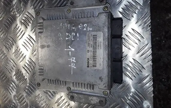 Renault Laguna II Engine control unit/module 0281010637 8200211711 8200085386