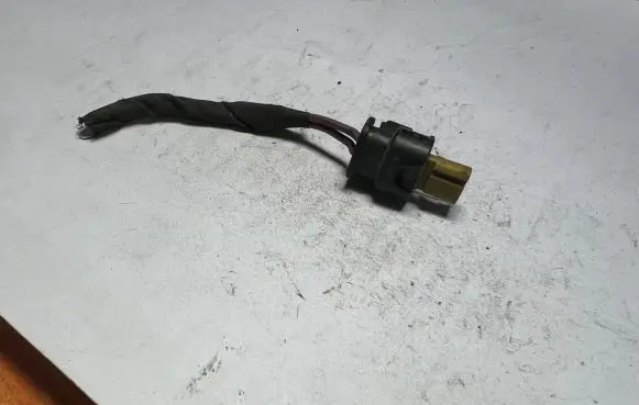 Seat Leon (1P) Fuel injector wires 4F0973202