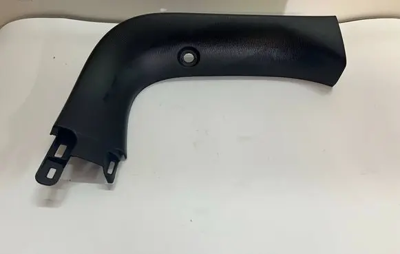 Mazda 3 III Tailgate trim BJT668950