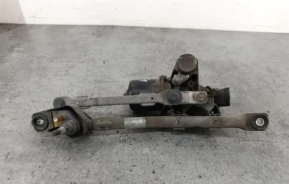 Peugeot 107 Front wiper linkage 