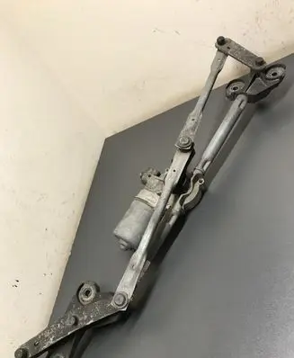 Chrysler Voyager Front wiper linkage and motor