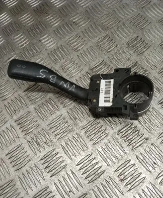 Volkswagen PASSAT B5 Indicator stalk 8L0953513G