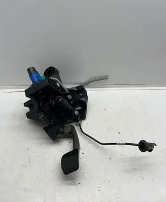 Renault Trafic III (X82) Clutch pedal 306100530R