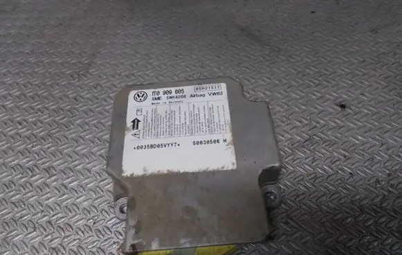 Volkswagen Touran I Airbag control unit/module 1T0909605