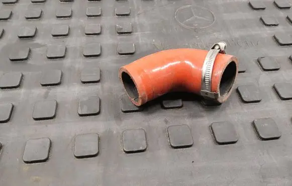 Land Rover Evoque I Intercooler hose/pipe