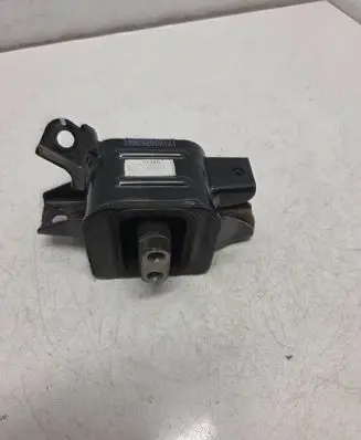 Hyundai i30 Engine mount bracket 171208252661