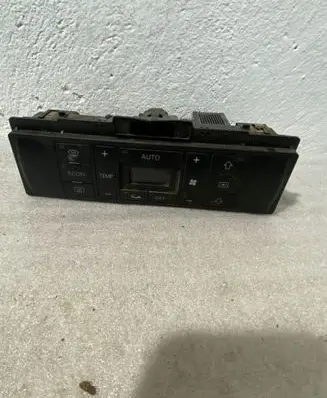 Audi A4 S4 B5 8D Climate control unit 8D0820043M 5HB00790805 D560000