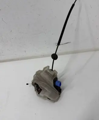 Volkswagen Jetta V Rear door lock