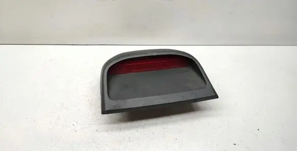 Mitsubishi Galant Third/center stoplight
