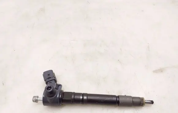 Toyota Hilux VIII Fuel injector 236700E060 09D90731