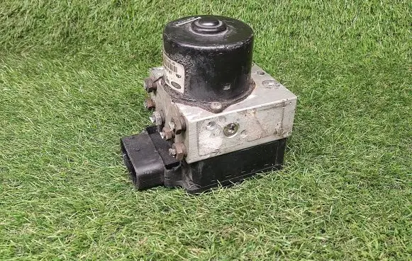 Ford Focus ABS Pump 98AG2M110CA