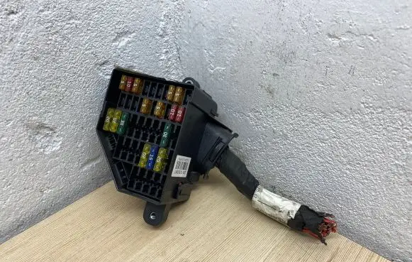 Volkswagen PASSAT B6 Fuse box set 3C1941824 3C0880204C