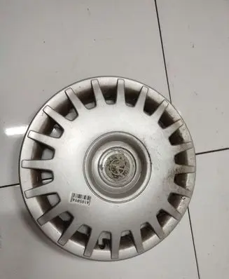 Opel Omega B1 R15 wheel hub/cap/trim 1j0601147