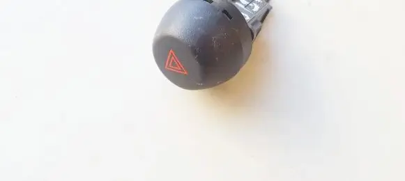 Toyota RAV 4 (XA30) Hazard light switch 15b060