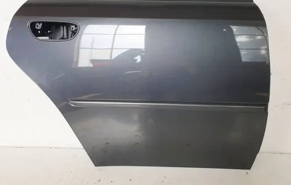 Subaru Legacy Rear door