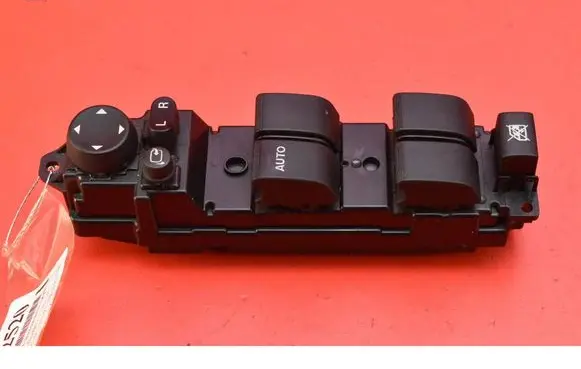 Mazda 2 Electric window control switch DF74-66350B