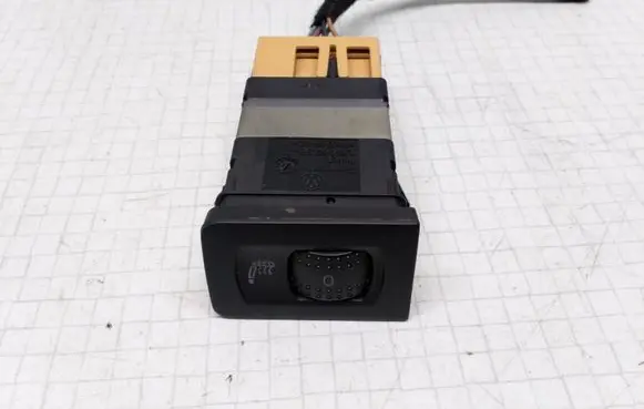 Volkswagen Bora Seat heating switch 1J0963564B