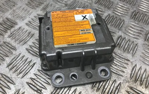 Nissan Leaf I (ZE0) Airbag control unit/module 988203NE0A