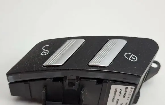 Mercedes-Benz S W221 Central locking switch button A2218213051 03371040100