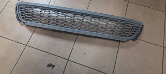 Volkswagen Polo V 6R Front bumper lower grill 6R0853677A 5239702
