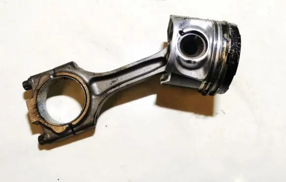 Volvo XC60 Piston with connecting rod