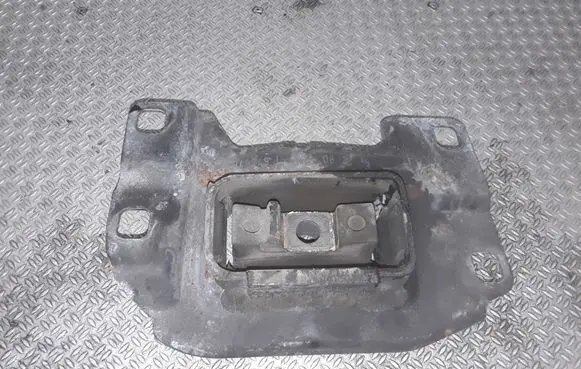 Ford Focus Engine mount bracket 349249L