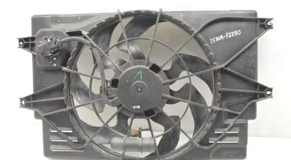 Hyundai i30 Radiator cooling fan shroud 25304F2290