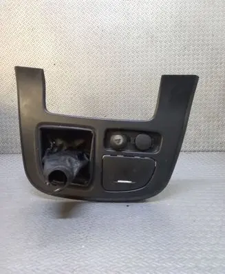 KIA Carnival Gear shifter surround trim plastic 846314D000 843304D000
