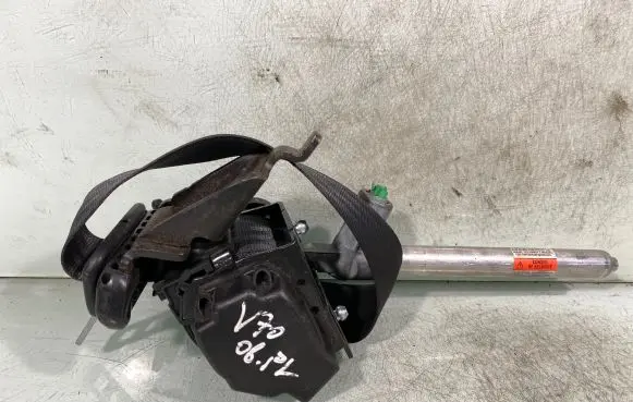 Volvo V70 Front seatbelt