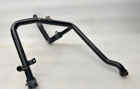 Audi A8 S8 D2 4D Engine coolant pipe/hose 059121075J
