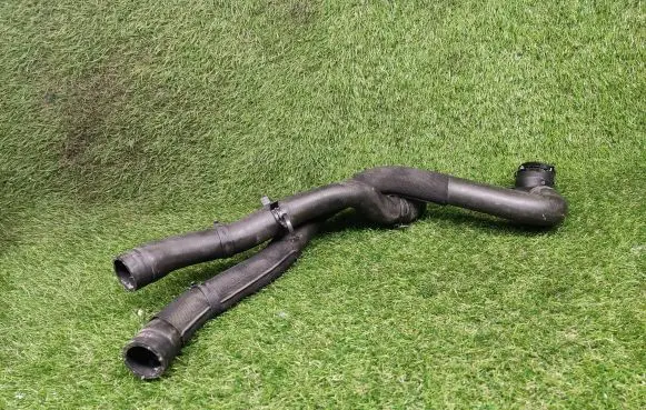 Volkswagen Jetta VI Engine coolant pipe/hose 3C0122291C 5C0121048J