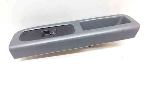 Volvo V50 Electric window control switch 8679474