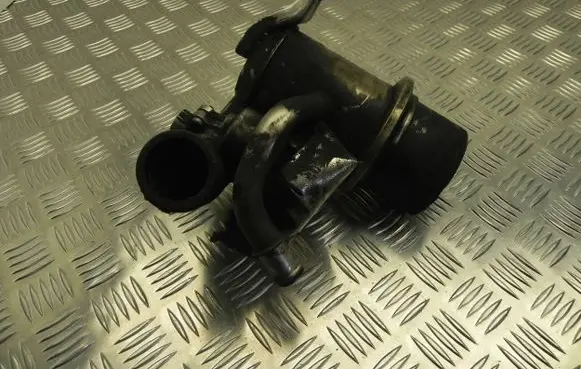 Volkswagen Caddy EGR valve cooler 04L131512AJ