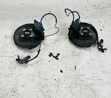 Peugeot 5008 II Rear wheel hub 9819060980 9819060880