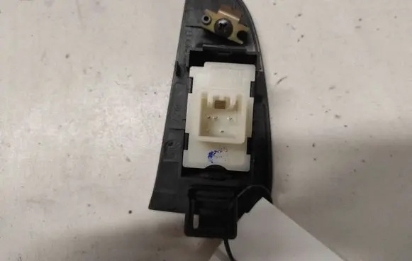 Toyota Avensis T250 Electric window control switch 7427105020