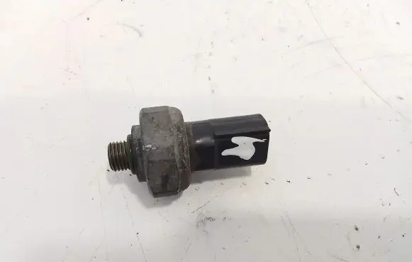 Mercedes-Benz A W169 Air conditioning (A/C) pressure sensor 