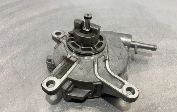 Toyota RAV 4 (XA40) Vacuum pump 2774
