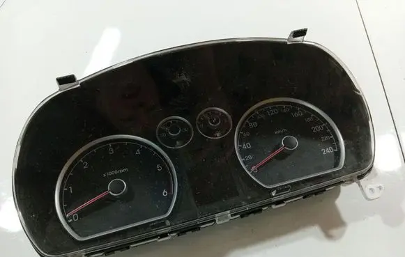 Hyundai i30 Speedometer (instrument cluster) 940032l520