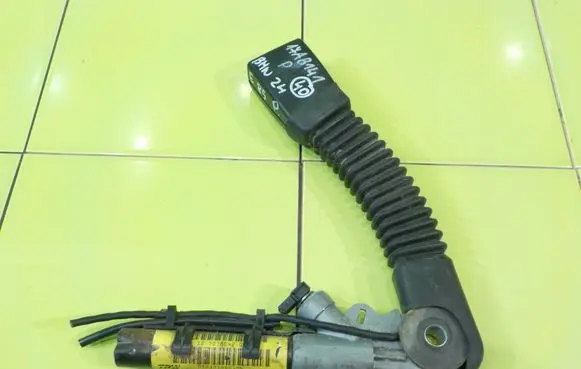 BMW Z4 E85 E86 Front seatbelt PRZOD ZAPINKA