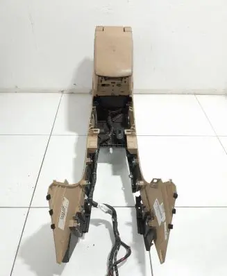 Cadillac SRX Armrest NOCODE