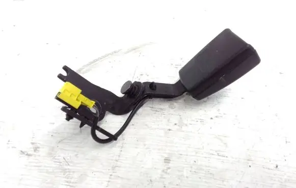 Mercedes-Benz E A207 Rear seatbelt buckle A2078600369