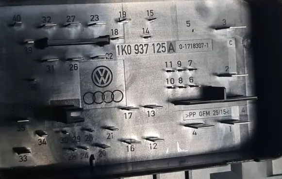 Volkswagen Golf V Fuse module 1K0937125A 017183071 302925